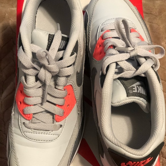 NIKE AIR MAX 90 - Picture 5 of 6